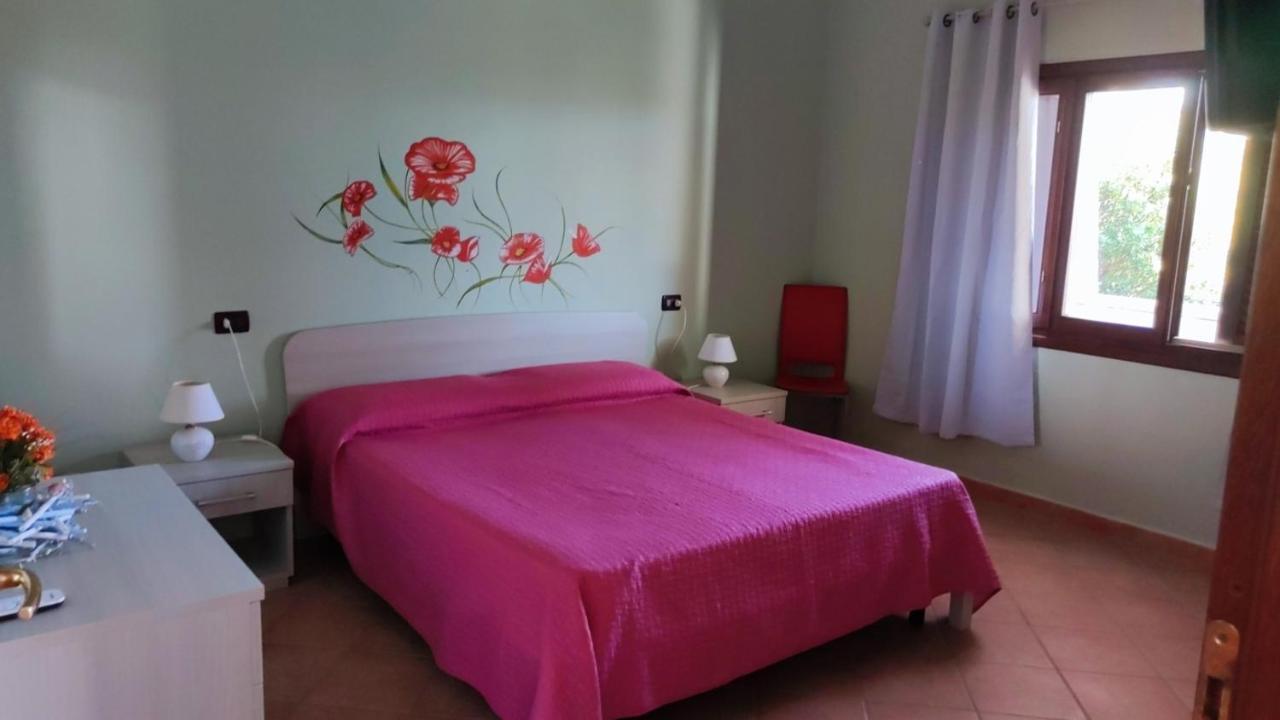 Casa L'Ulivariu Affittacamere San Teodoro  Exterior foto